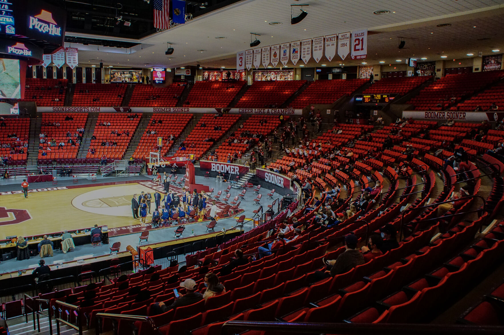 Lloyd Noble Center
